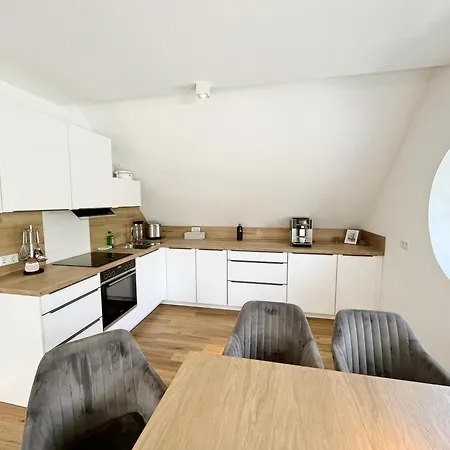 Lighthouse Homes - Moderne & Helle 90Qm Ferienwohnung Mit 2 Schlafzimmern Und Terrasse Rostock