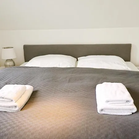 Lighthouse Homes - Moderne & Helle 90Qm Ferienwohnung Mit 2 Schlafzimmern Und Terrasse Rostock